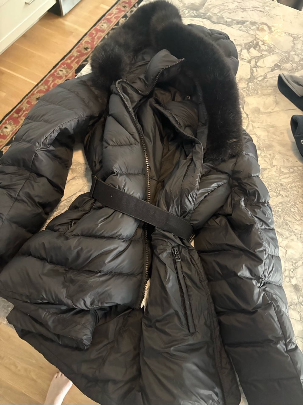 New Quince Women's Black Down Puffer Coat with Belt and Fur-Trim Hood